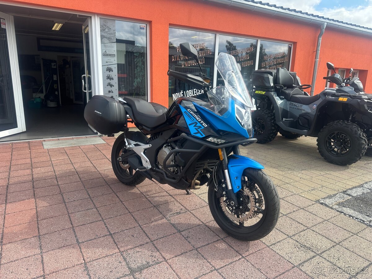 CFMOTO MT 650 Premium