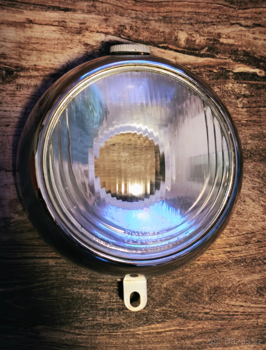 Staré přední světlo Jawa pionýr.