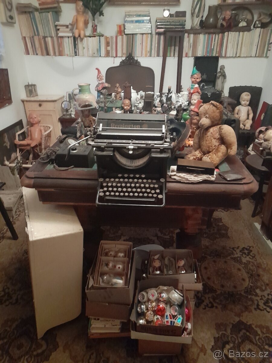 Starožitný psací stroj