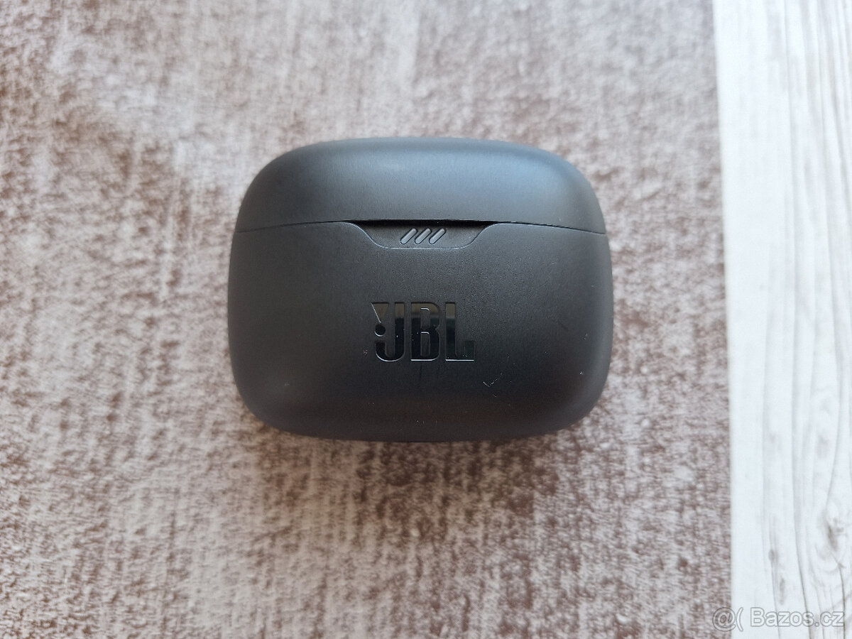 Sluchátka JBL Tune Beam Black