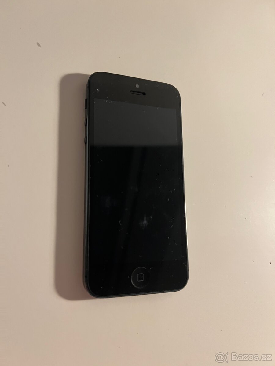 iPhone 5 64Gb Černy v dobrem stavu