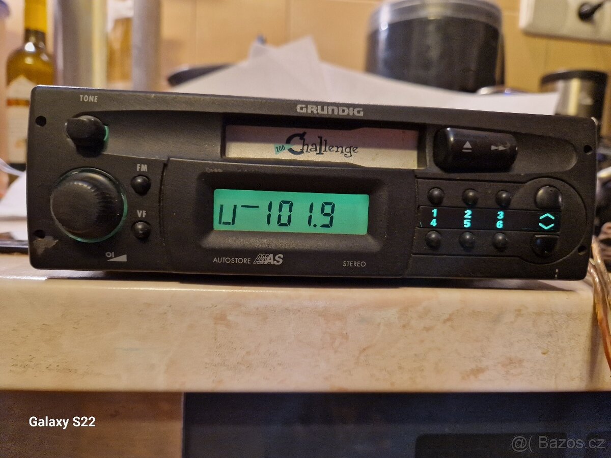 Autoradio Grundig Challenge 200 rok 1998
