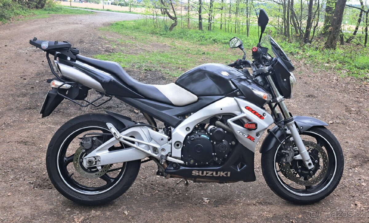 Suzuki gsr 600