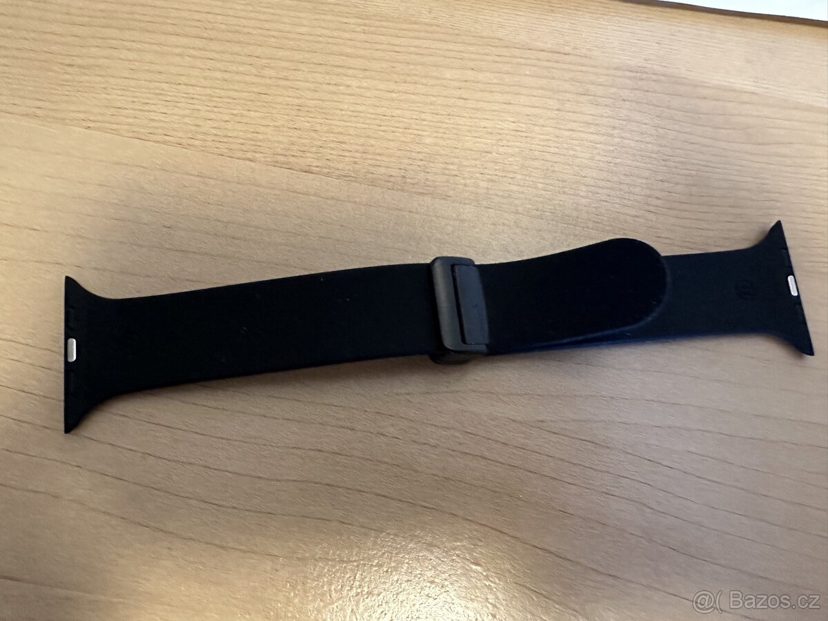 Silikonovy reminek s magnetickou sponou pro Apple watch