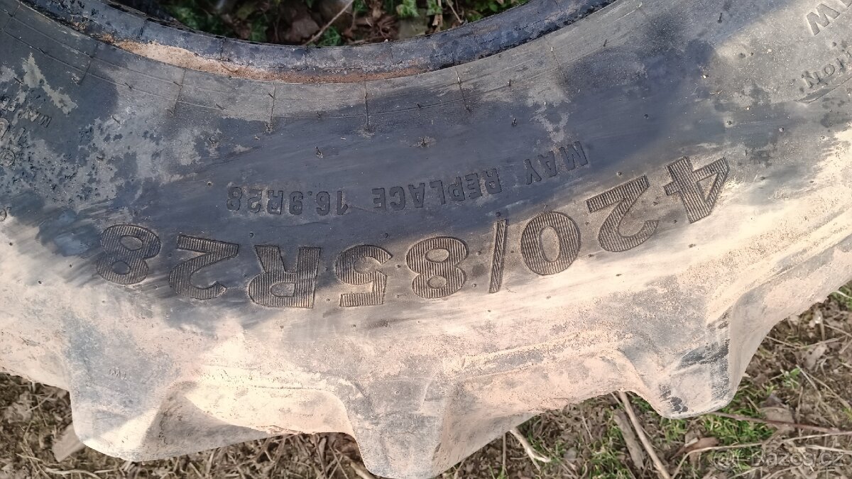 Pneu Zetor