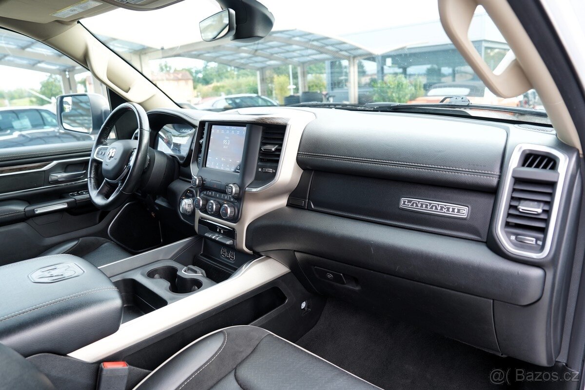 Palubní deska Dodge Ram 1500 2019+ 5 generace