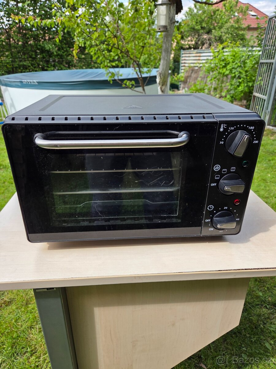 elektrická trouba s grilem