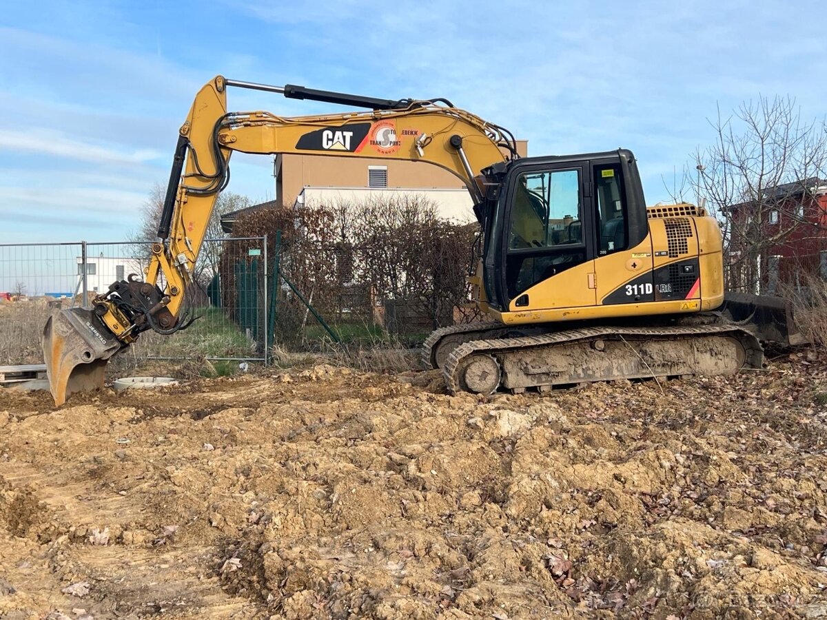 Pásový bagr CAT 311 D