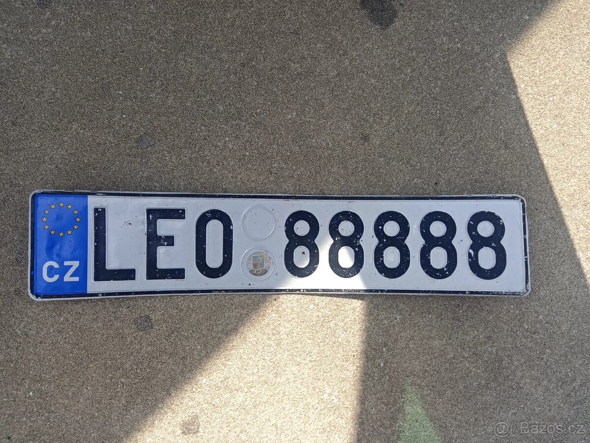 LE088888 registrační značka na přání