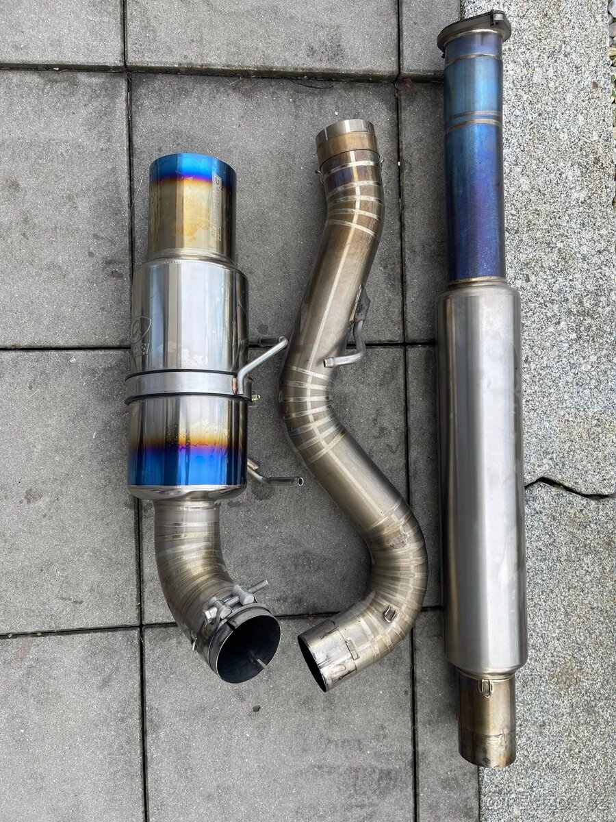 TOMEI EXPREME TITANOVÝ VÝFUK TYPE-80