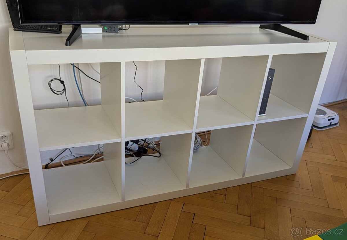 Knihovna/Komoda Ikea Kallax 2x4 bílá