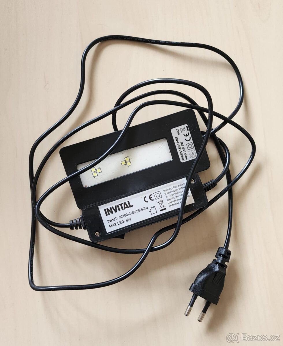 REZERVACE Malé akvarijní světlo INVITAL LED 6W