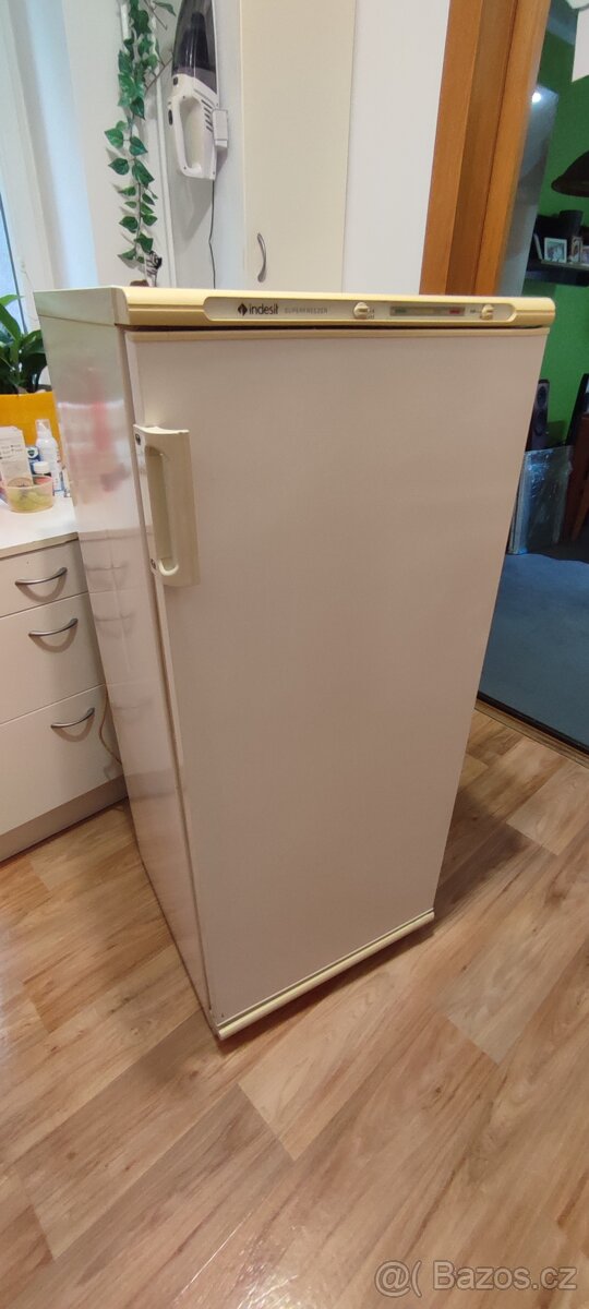 Mrazák Indesit GSF 4220