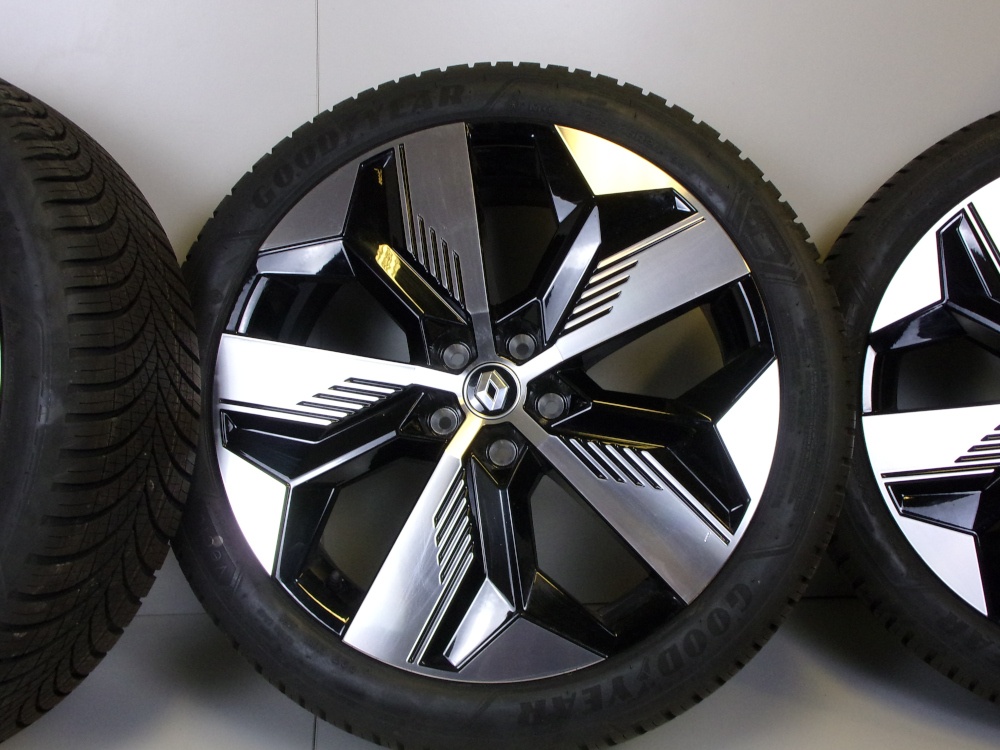 Celoroční sada Renault 7x20 ET34 5x114,3x66 - 215/45/20 95T