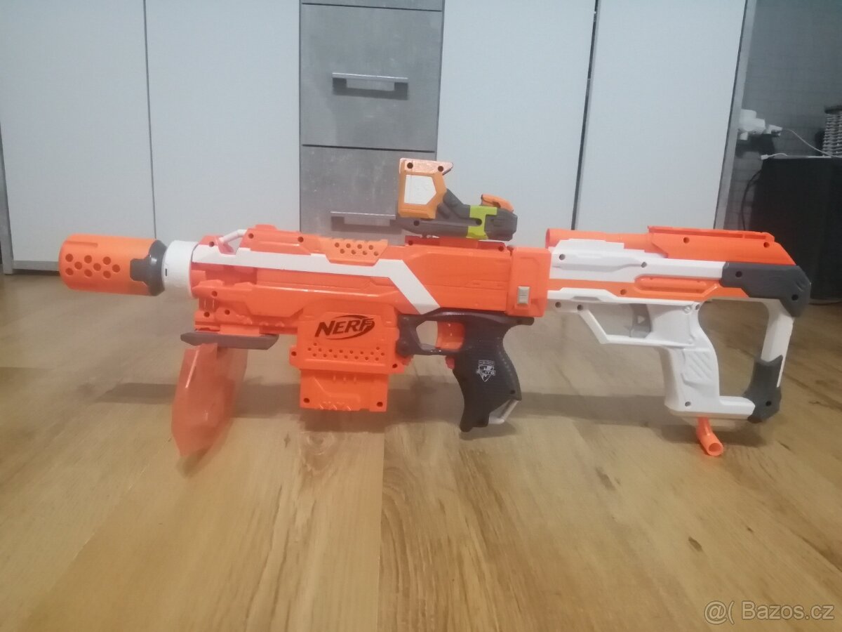 Nerf strike 2 v 1 + doplnky