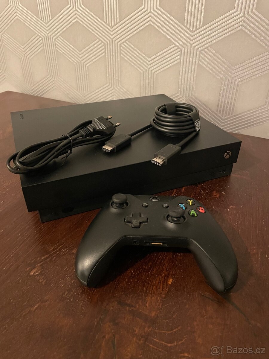 Xbox One X – výborný stav, plně funkční + originální ovladač