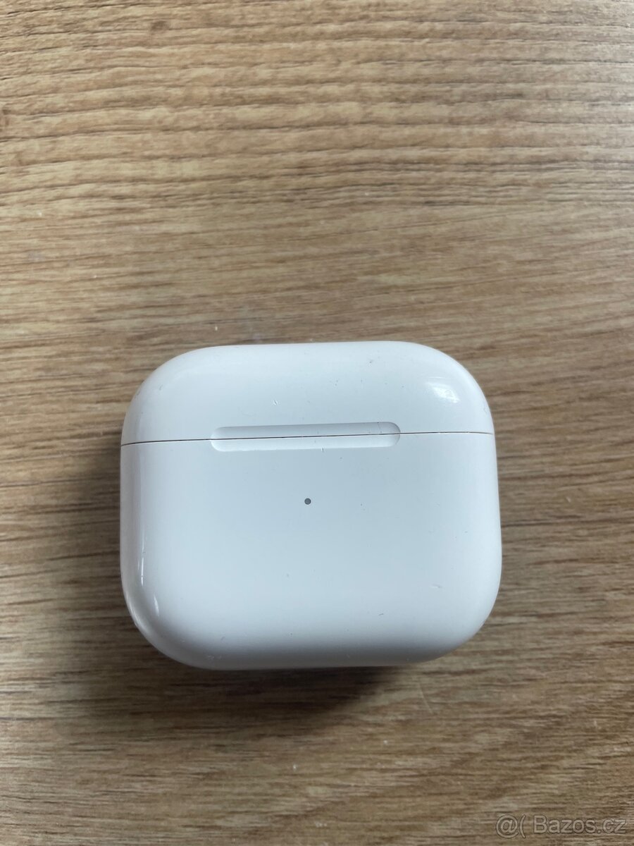 Náhradní obal na sluchátka AirPods 3