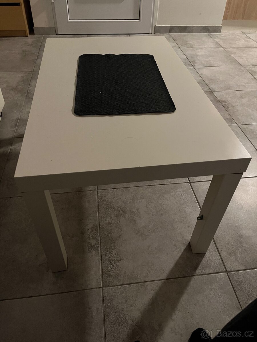 Konferenční stolek IKEA