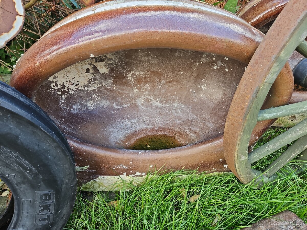 Kamenne umyvadla s glazurou