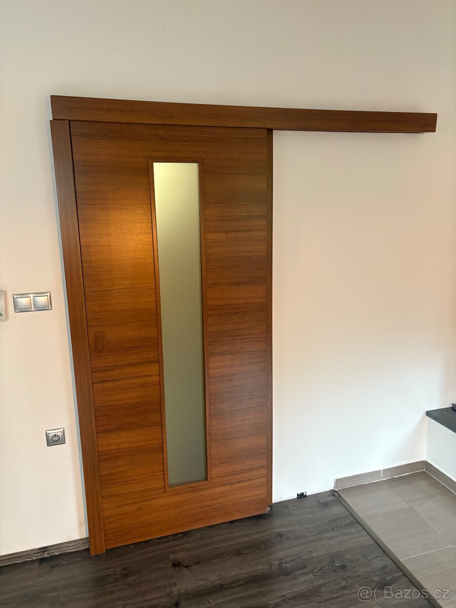 Posuvné interiérové dveře