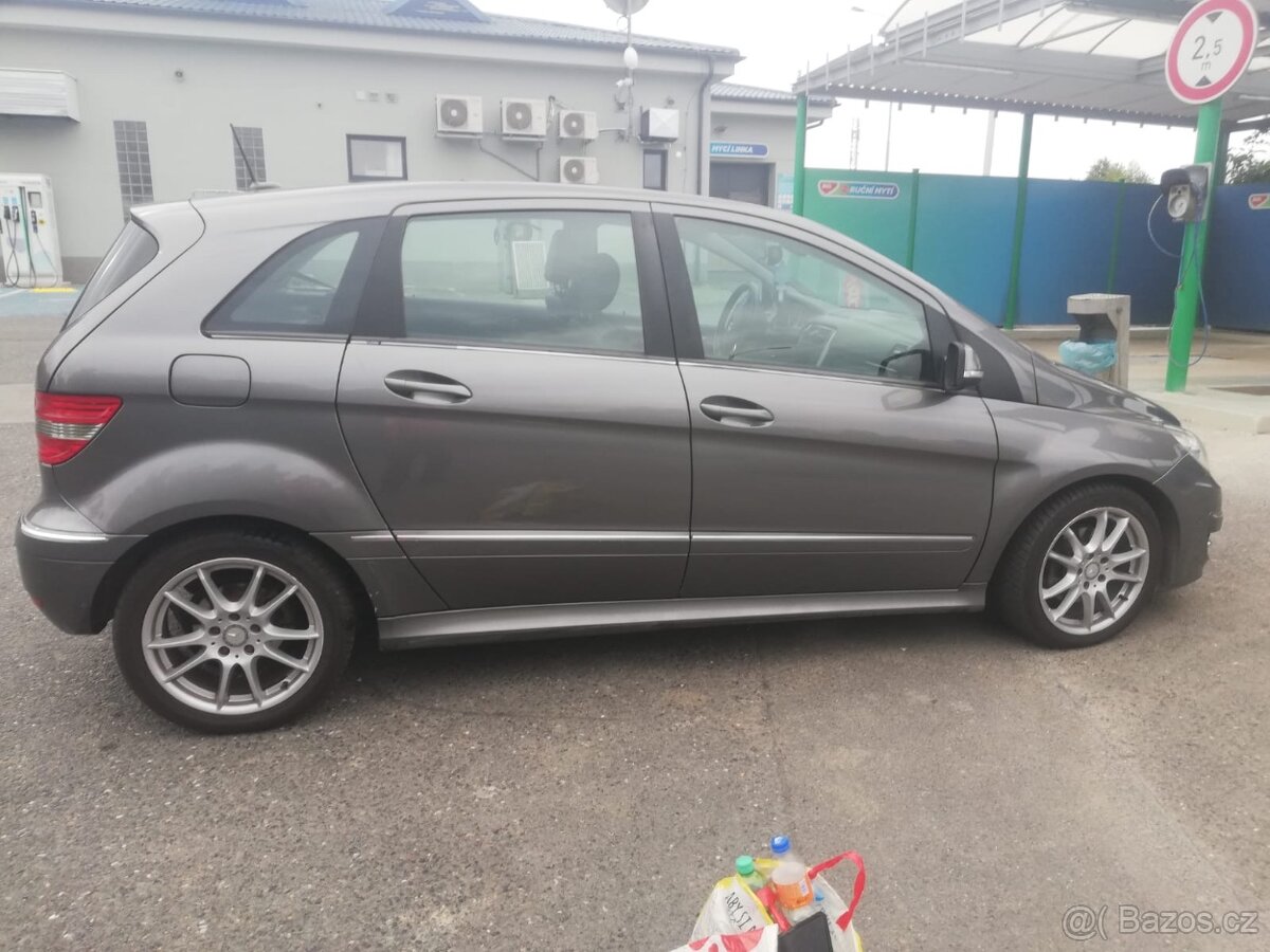 Mercedes-Benz B 180 CDI – spolehlivý rodinný vůz