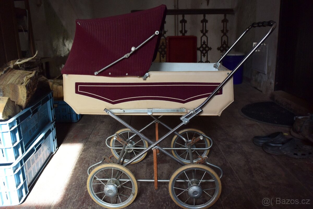 Dětský kočárek