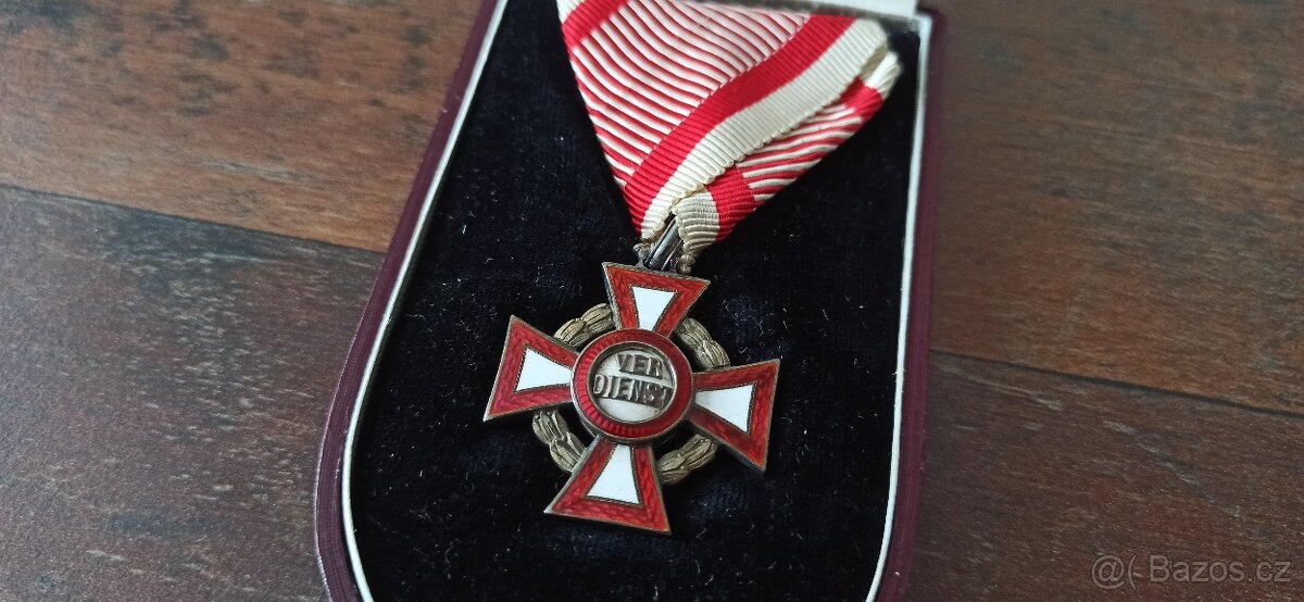 Rakousko Uhersko Vojenský záslužný kříž v etui.