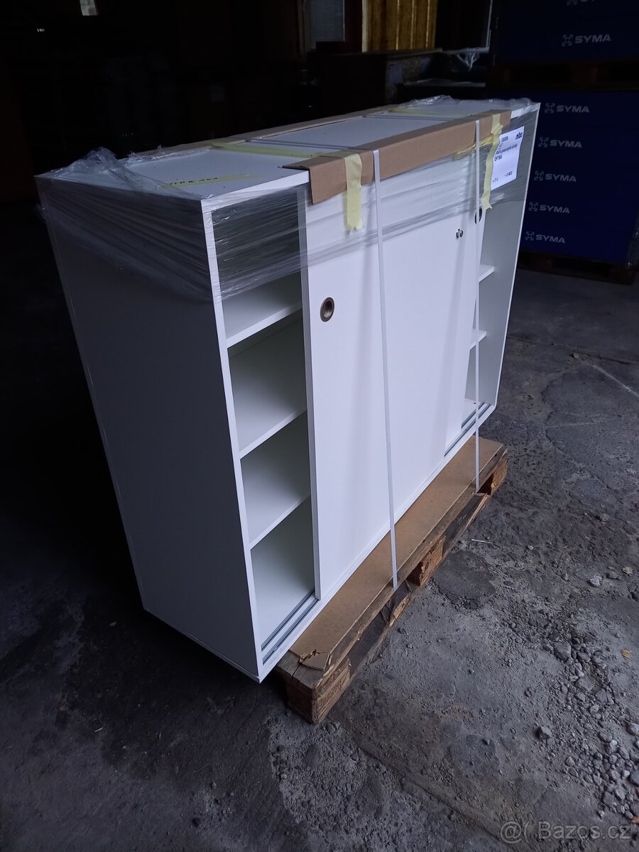 Skříň, skříňka, komoda posuvné dveře