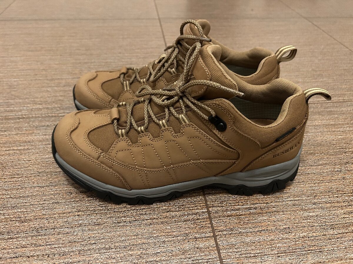 Boty bushman tracker camel