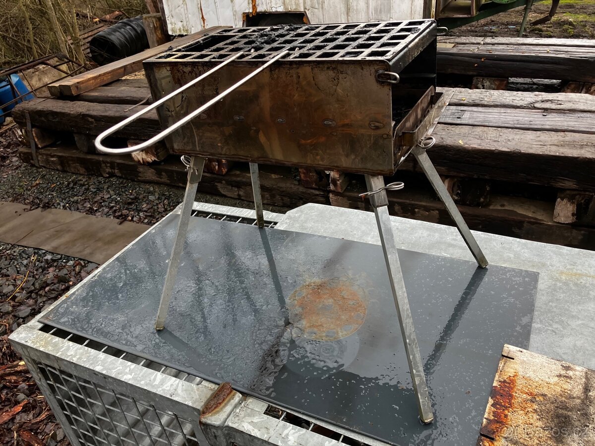 Kempingový gril NEREZ