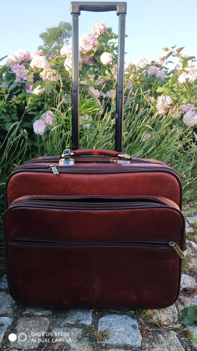 Luxusní kožené zavazadlo