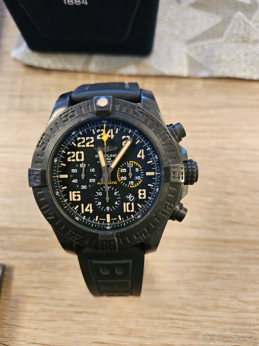 Hodinky Breitling Avenger Hurricane Military