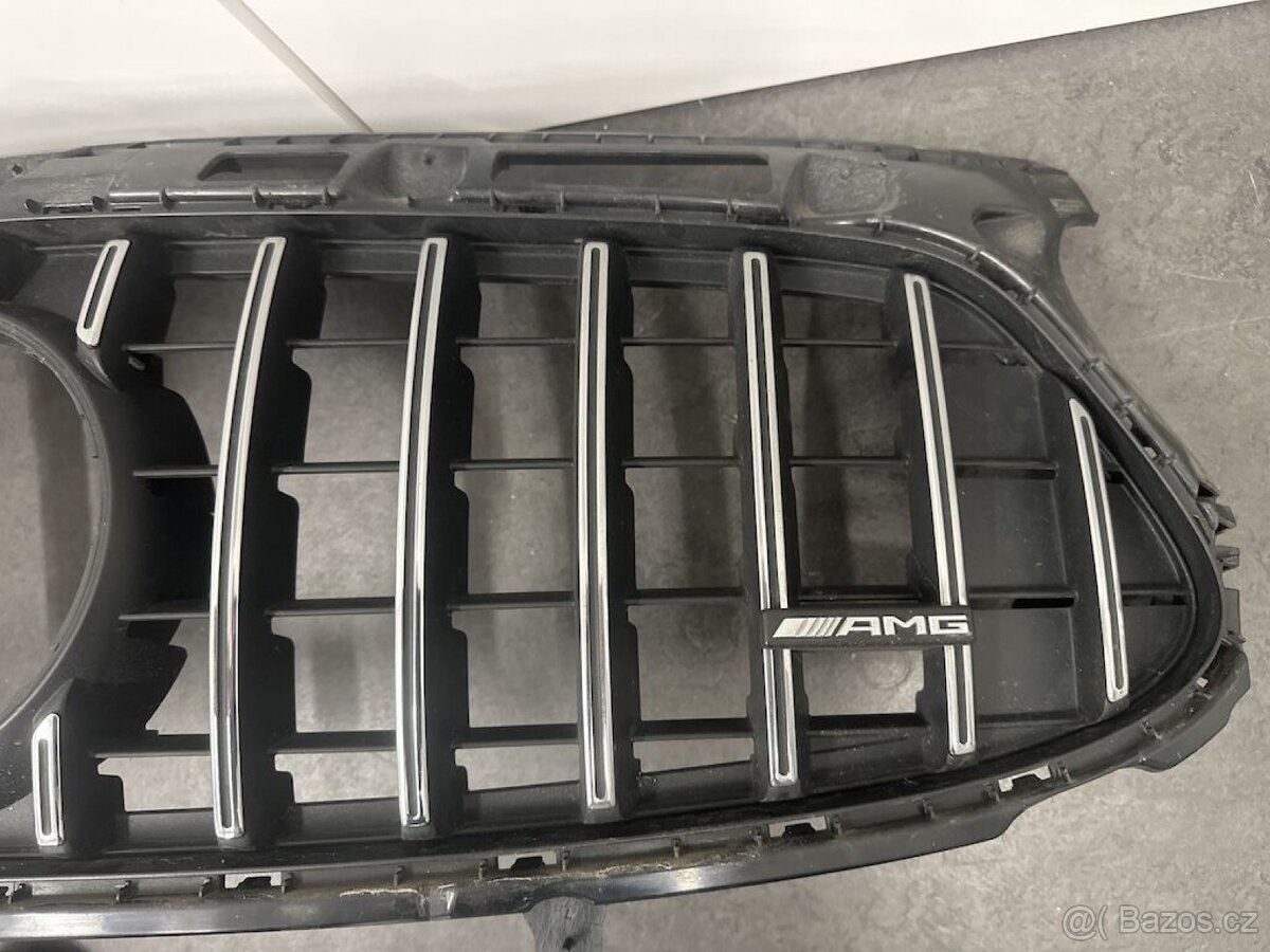 Prodám mřížku na Mercedes Benz GLA 43 AMG
