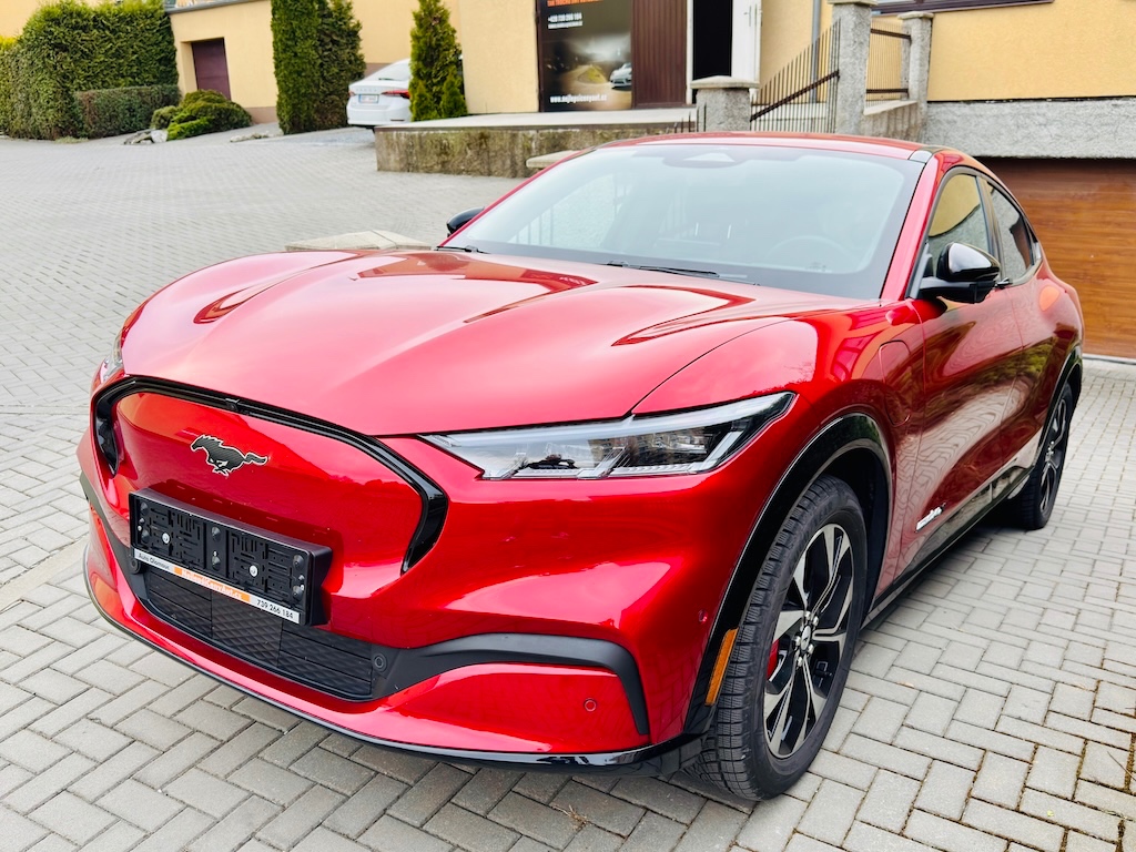 FORD MUSTANG MACH-E 4x4 273kW 98,7kW Koup.ČR,1.majitel