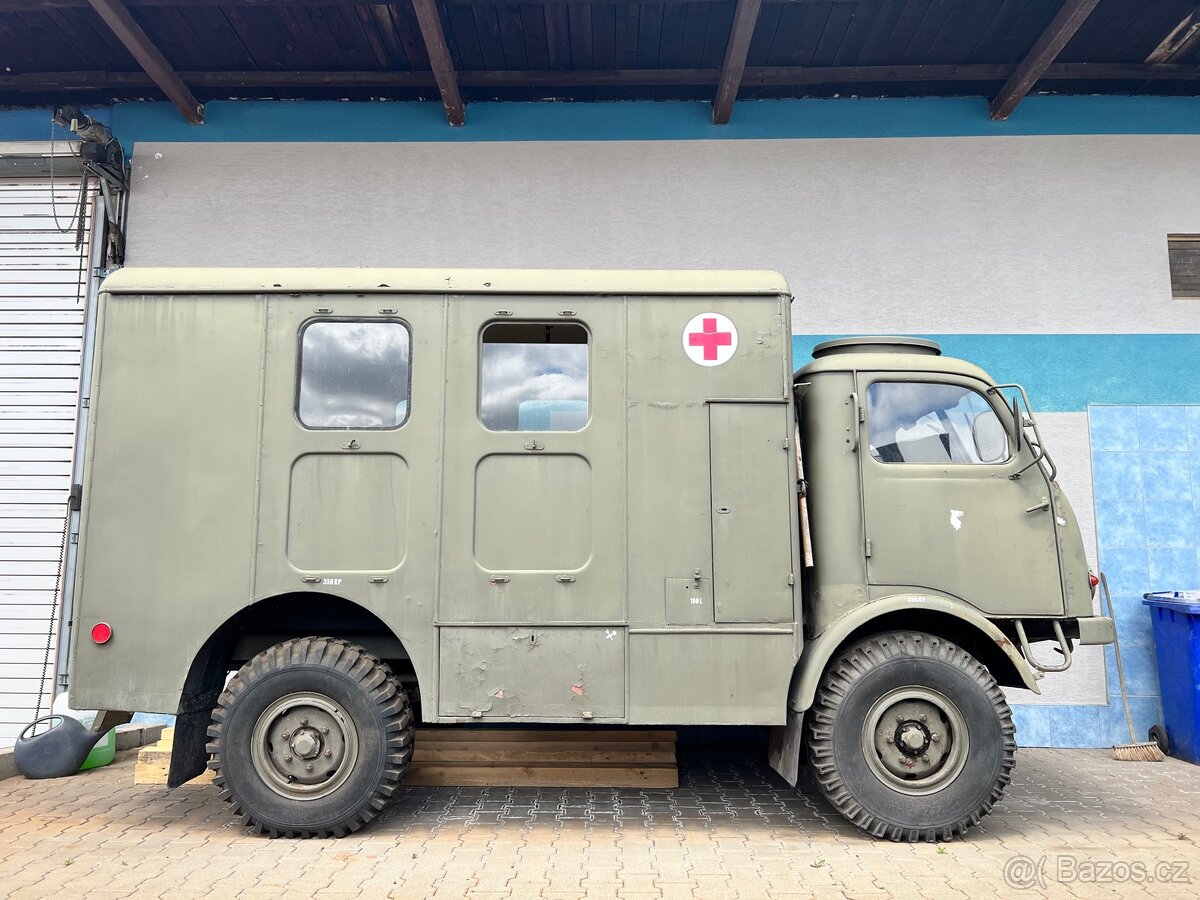 Tatra 805 - sanitka 1955