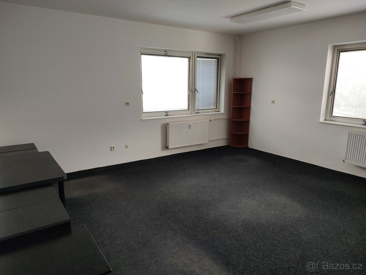 Pronájem, Kanceláře, 33,8m2 - Skuteč - Husova ul.