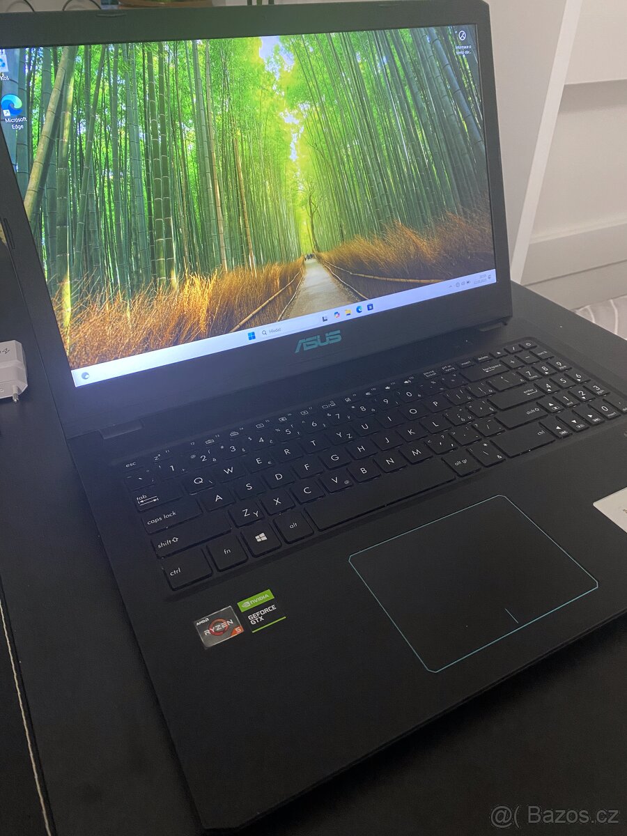 Asus Vivobook 15 M570DD-E4067T Black