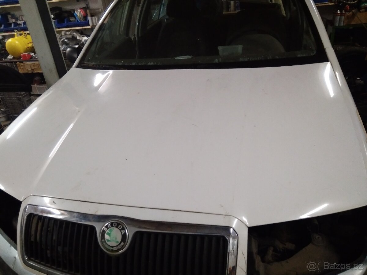 PRODÁM NA ŠKODA FABIA I KAPOTU A MASKU