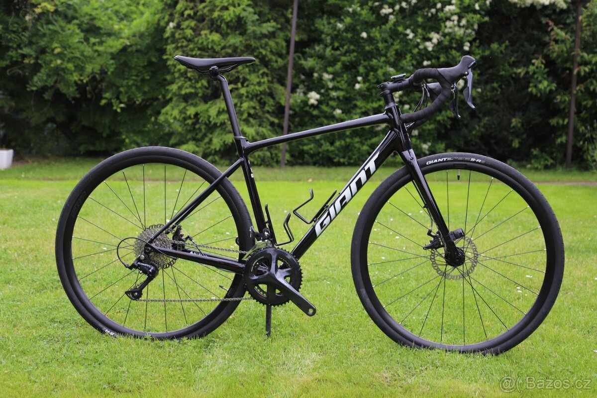 Silniční kolo Giant Contend AR 3