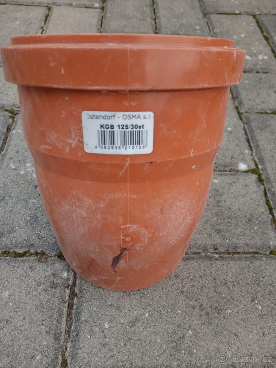Kolena 125/45°, 125/30° a odbočka