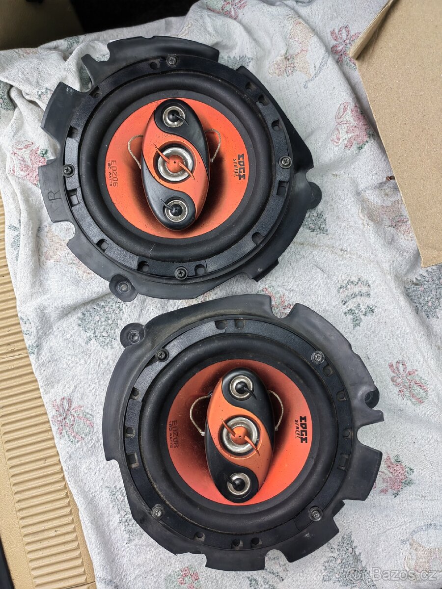 Reproduktory 180w průměr do Škoda Octavia 1