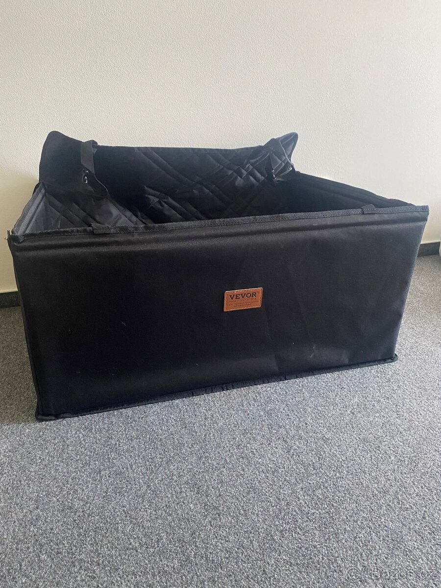 Autosedačka pro psa 75x58x50CM