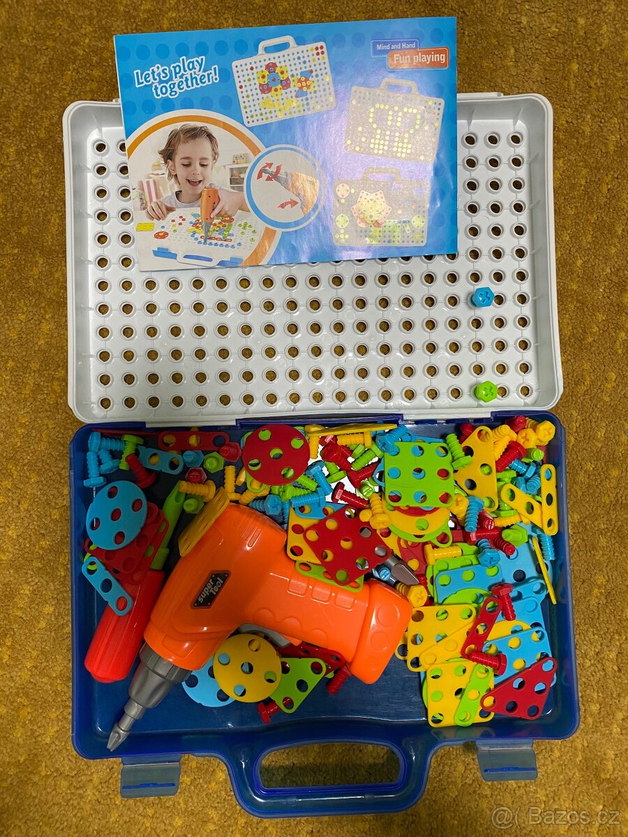 Stavebnice s akušroubovákem