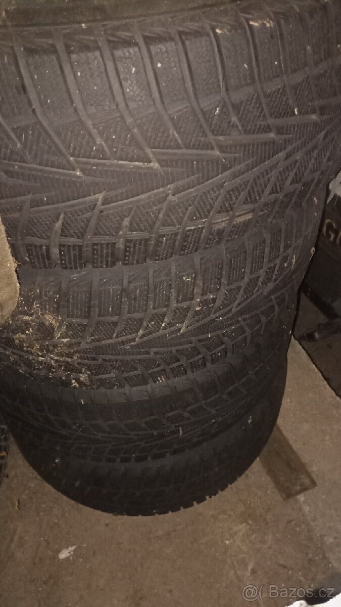 zimní pneu 275x70xR16 sada 4+1 ZÁNOVNÍ