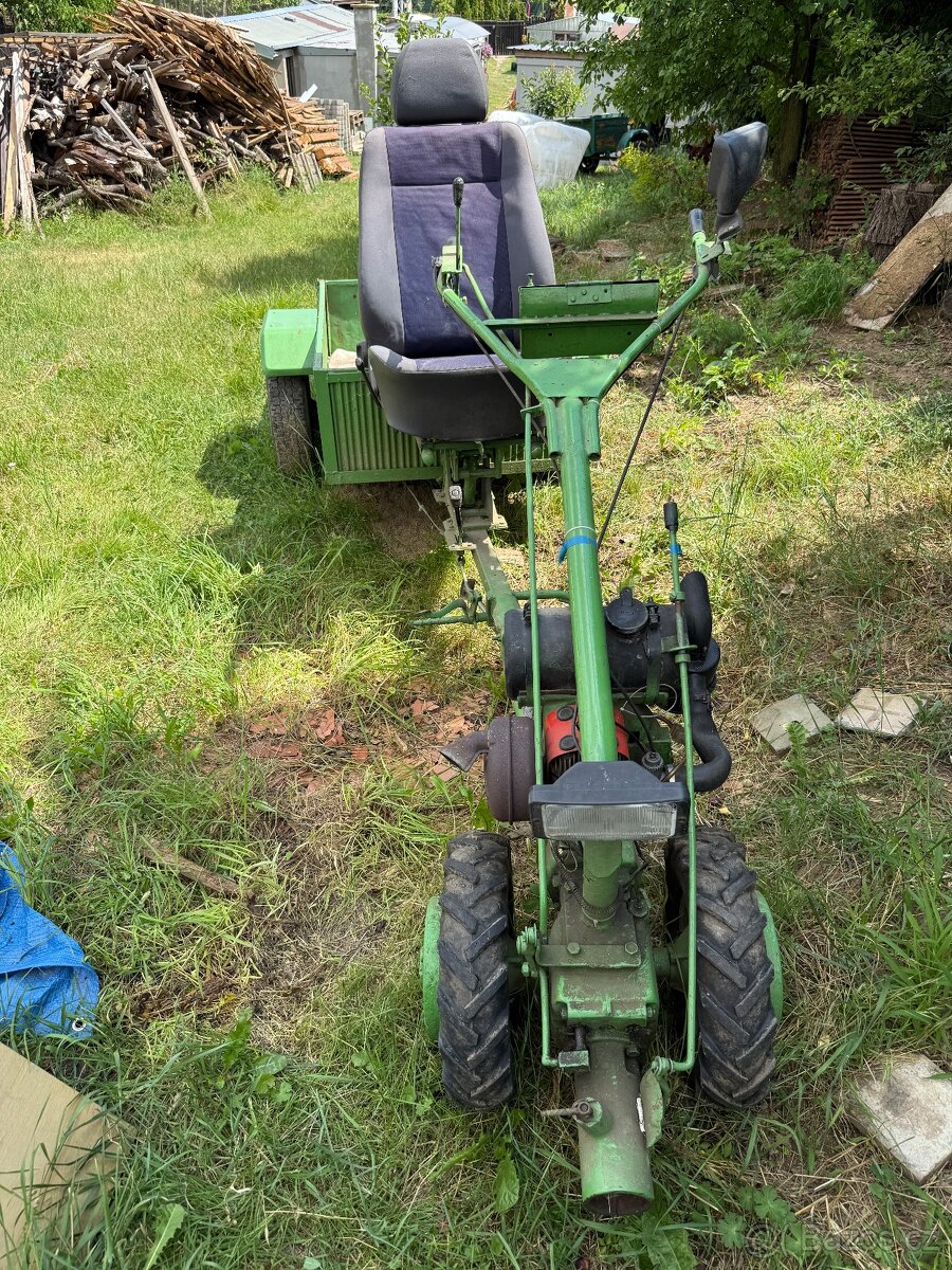 Sekačka/ traktůrek MF-70