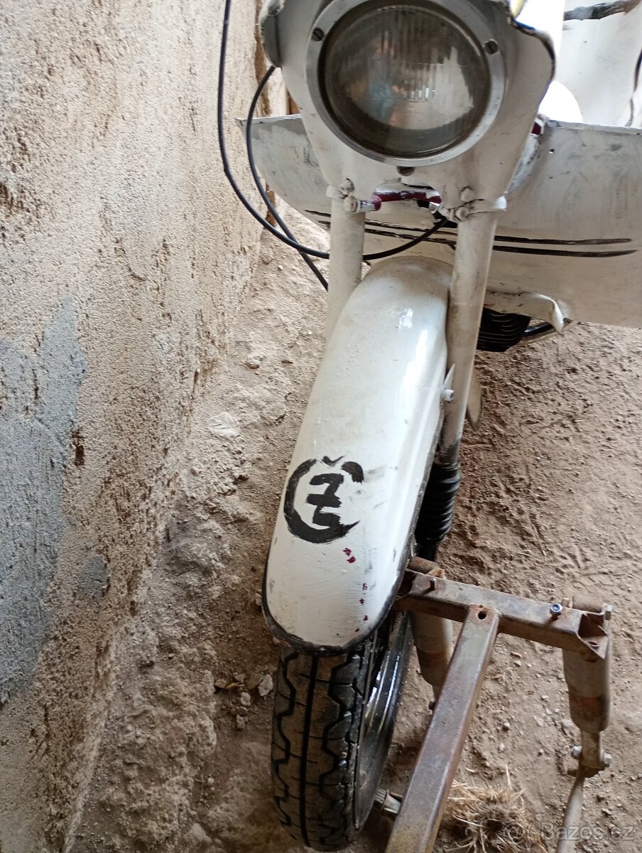 Jawa pionýr 220