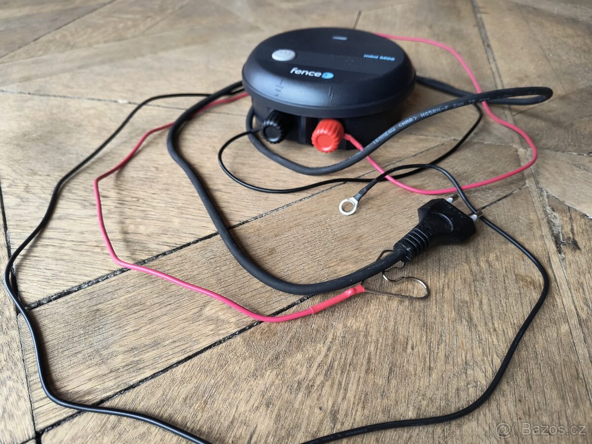 Zdroj pro elektrický ohradník fencee mini M06