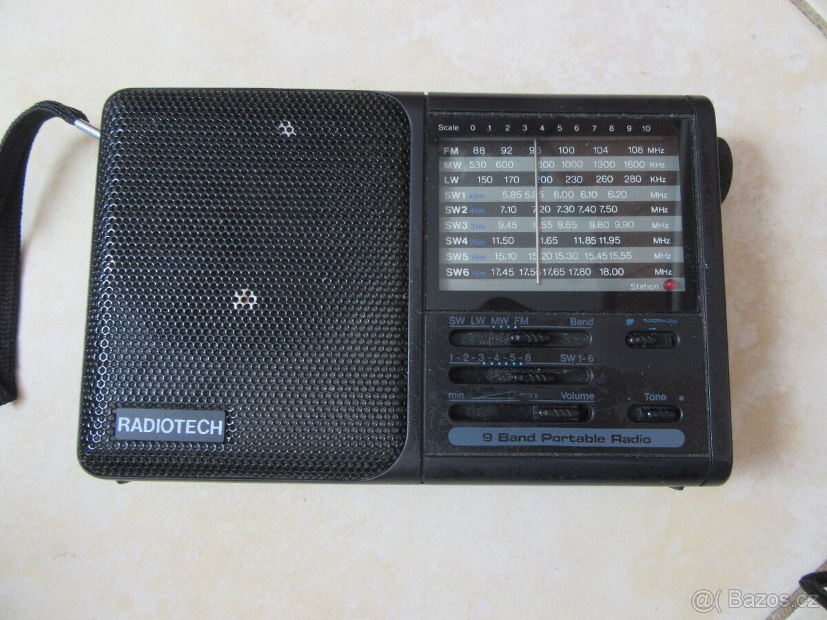 Nabízím retro radio . Nejde ladění stanic. Chybí antena. Pro