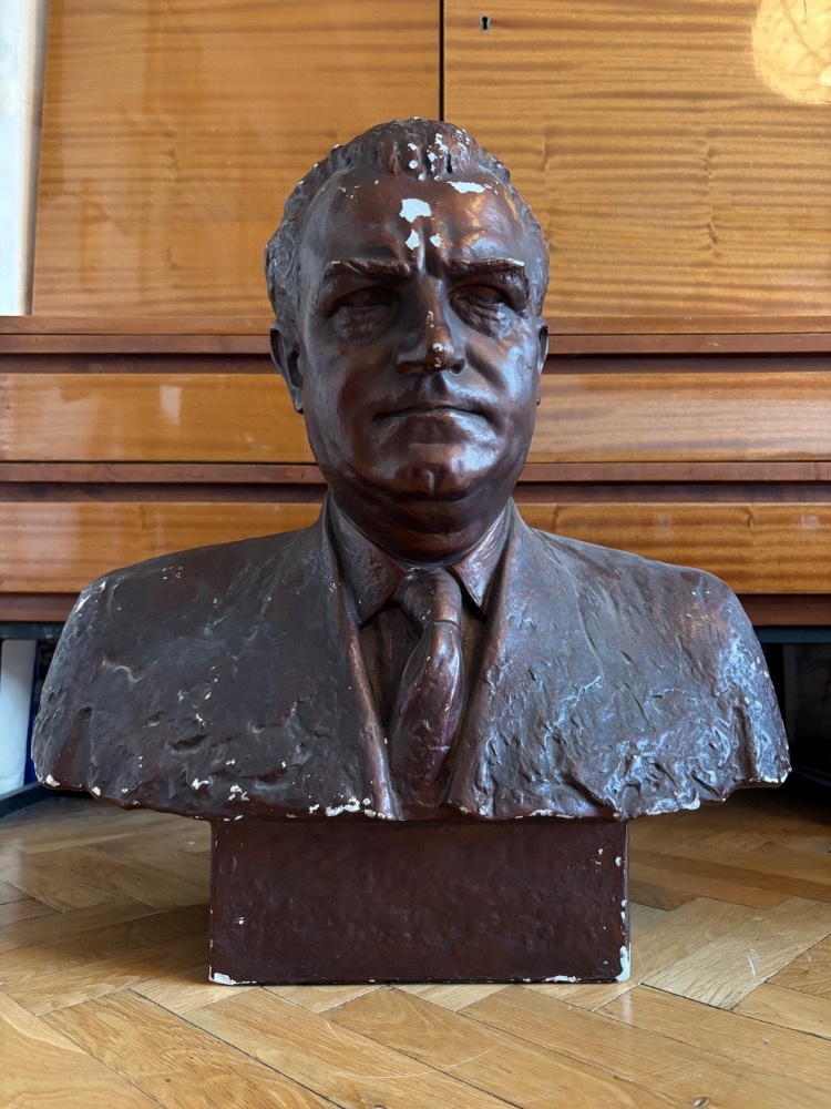 Velká busta Klementa Gottwalda