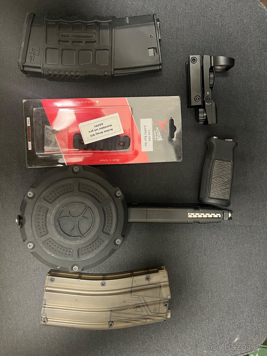 Díly co zbyly na airsoft zásobník M4, rail, rukojeť, plnička